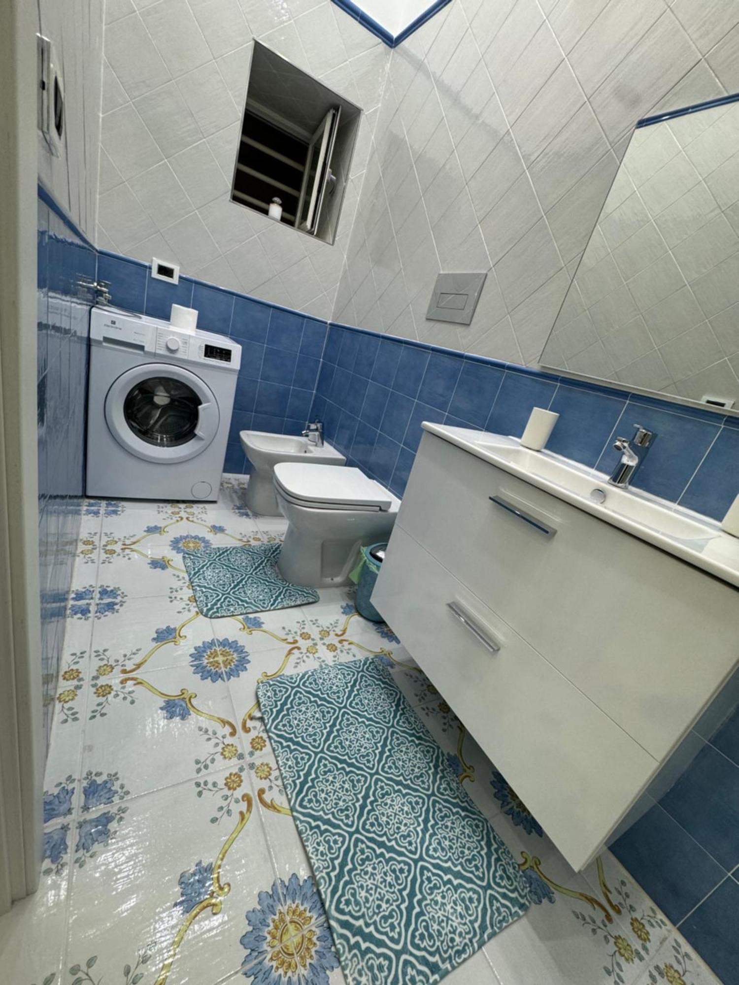 Dimora Poseidon Apartment Napoli Bagian luar foto