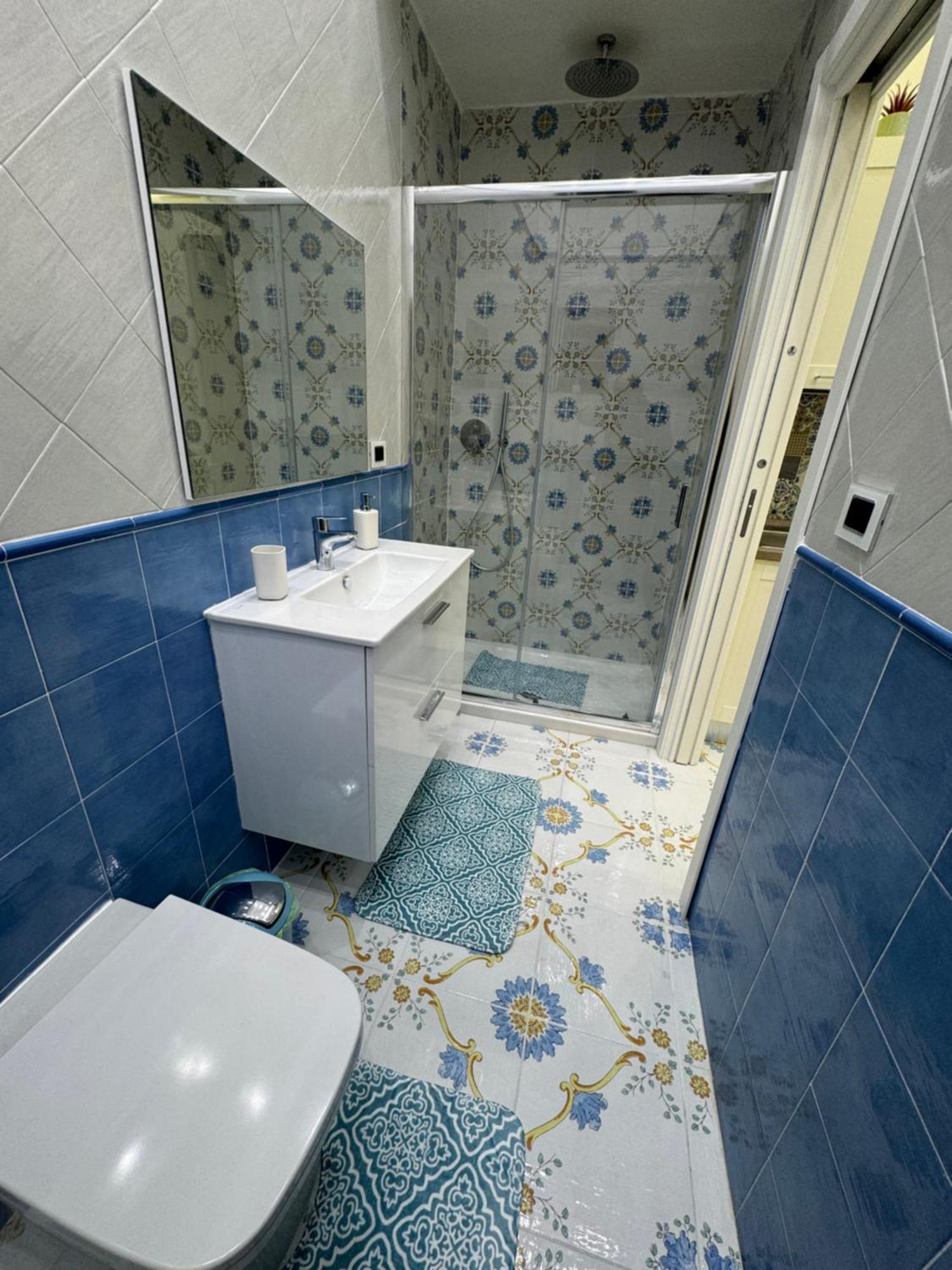 Dimora Poseidon Apartment Napoli Bagian luar foto
