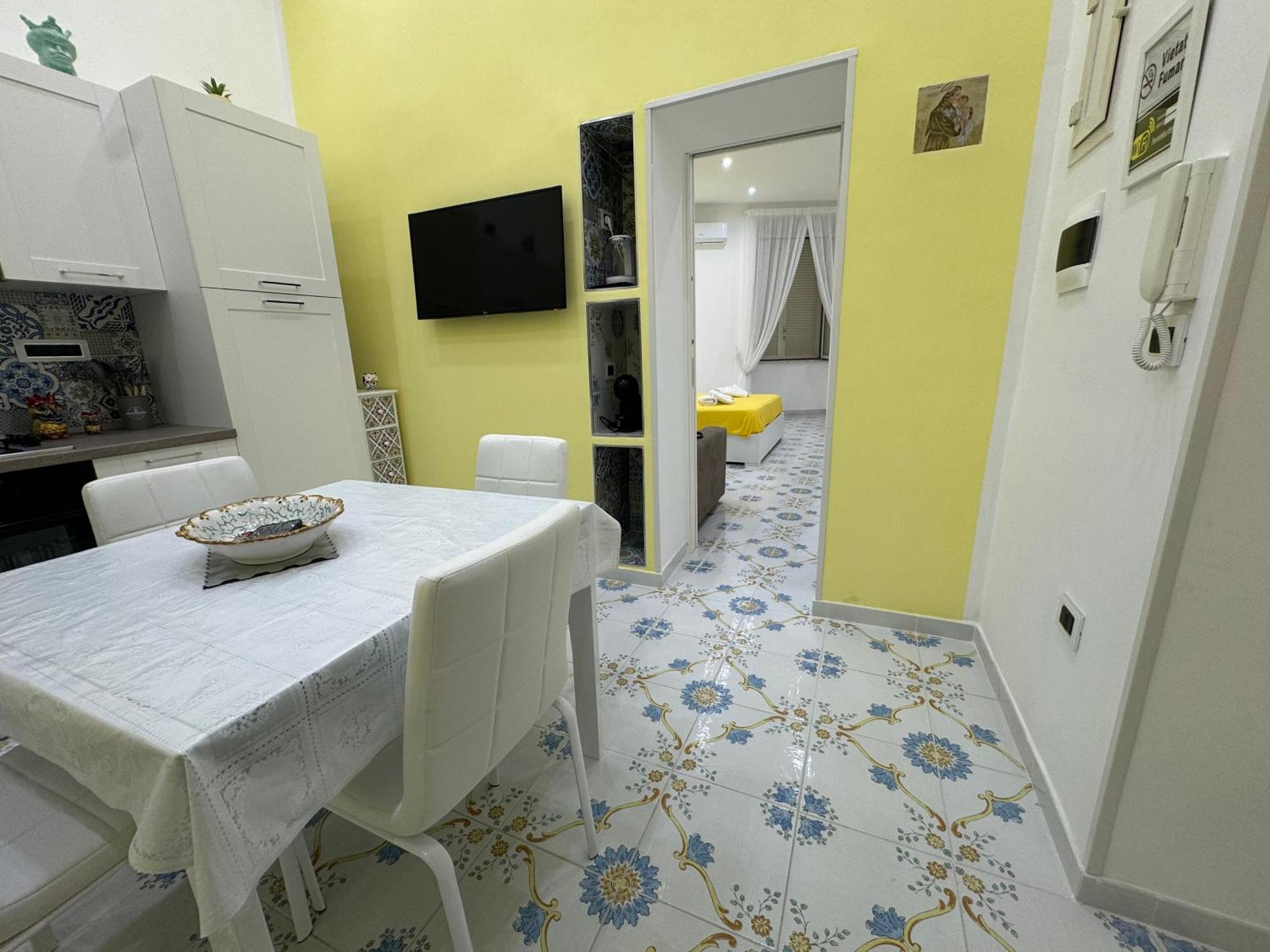 Dimora Poseidon Apartment Napoli Bagian luar foto