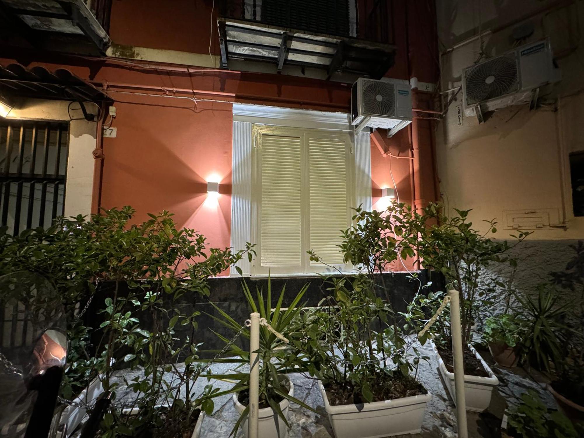 Dimora Poseidon Apartment Napoli Bagian luar foto